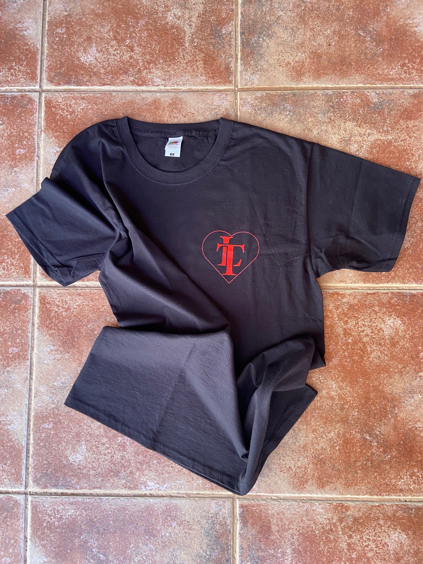 Camiseta love more