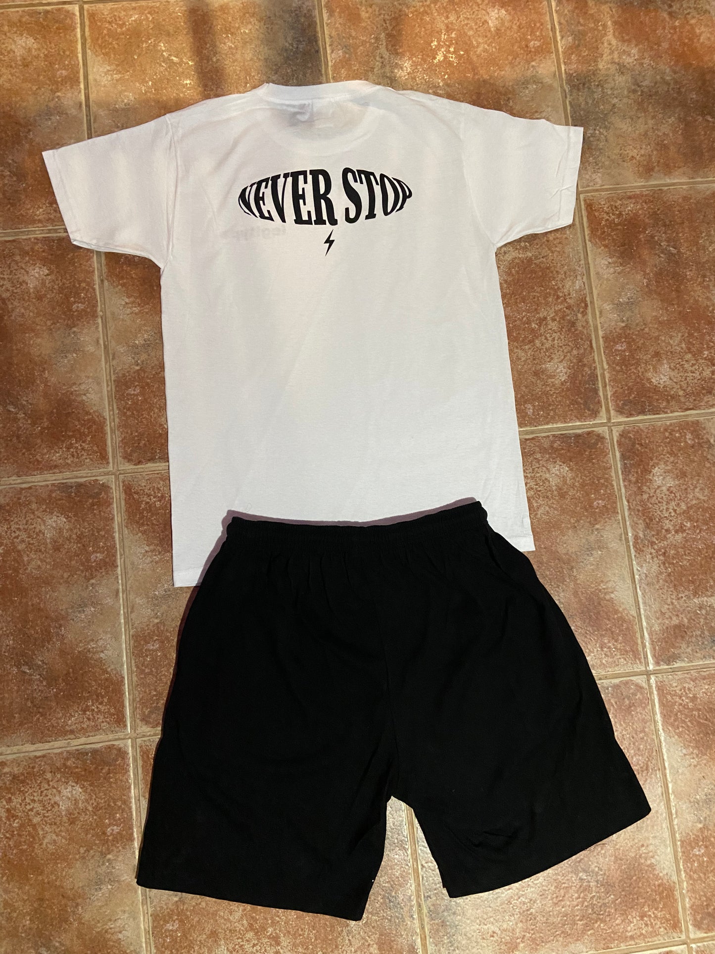 Conjunto NEVER STOP basic