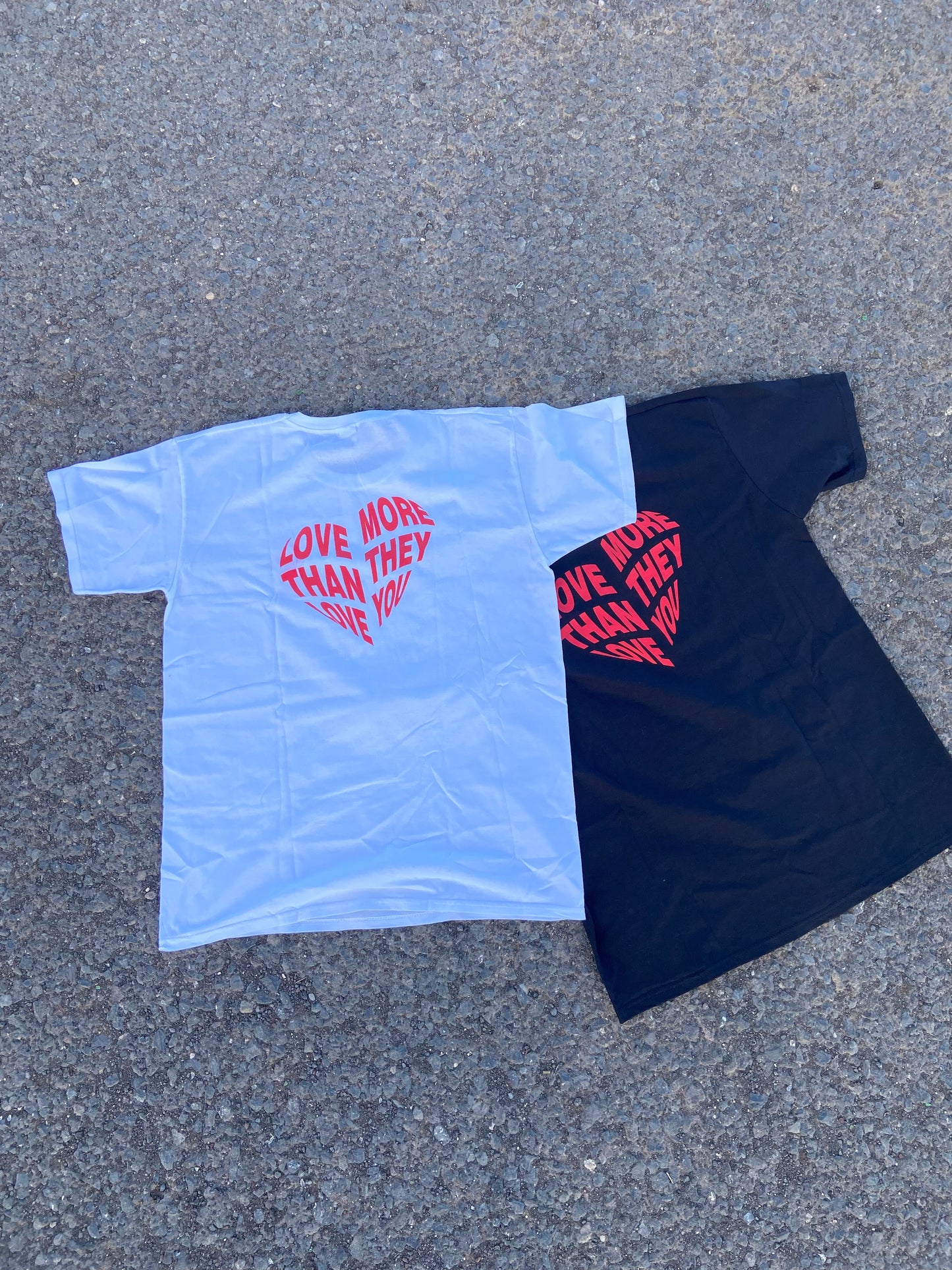 Camiseta love more